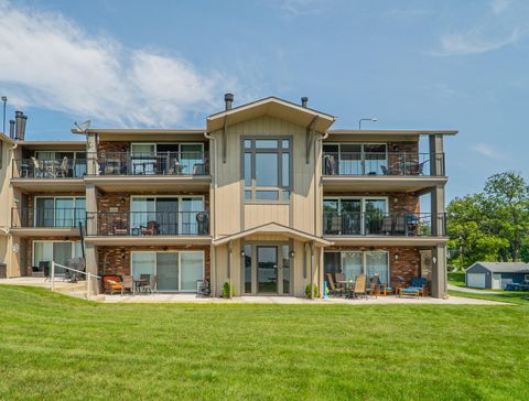 Property photo of 8121 Lakeshore Drive 6, Cedar Lake, IN 46303