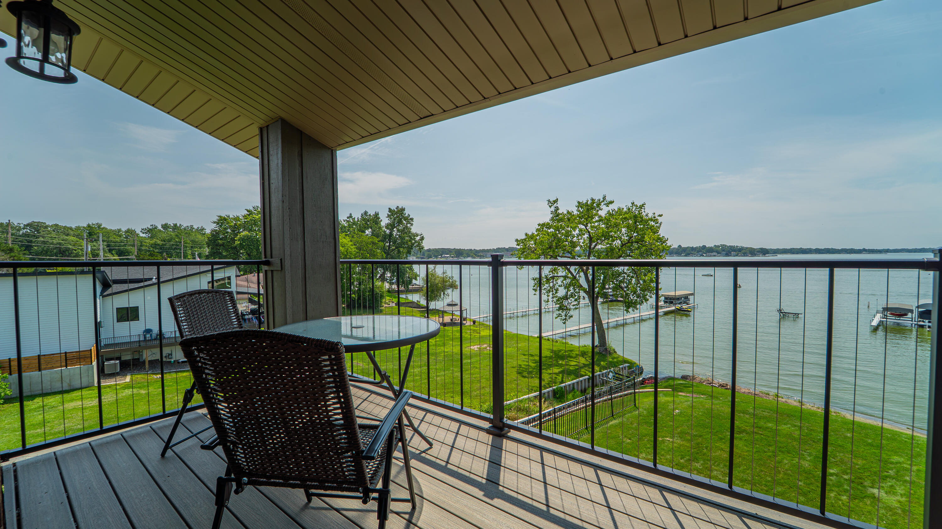 8121 Lakeshore Drive 6