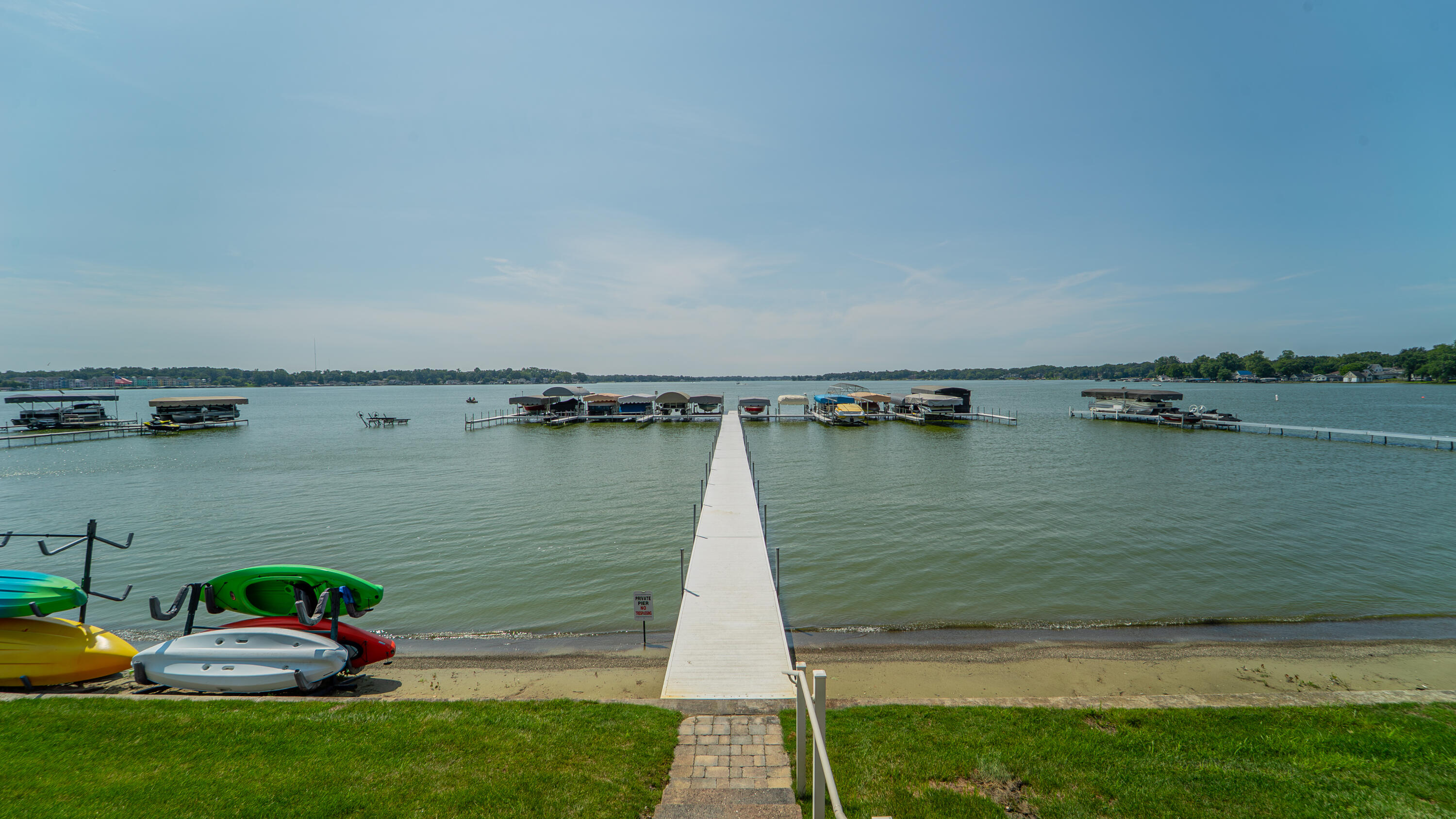 8121 Lakeshore Drive 6