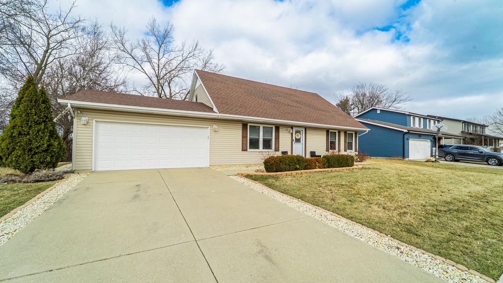 Photo of 306 Bach Road, Schererville, IN 46375 (MLS # 835767)