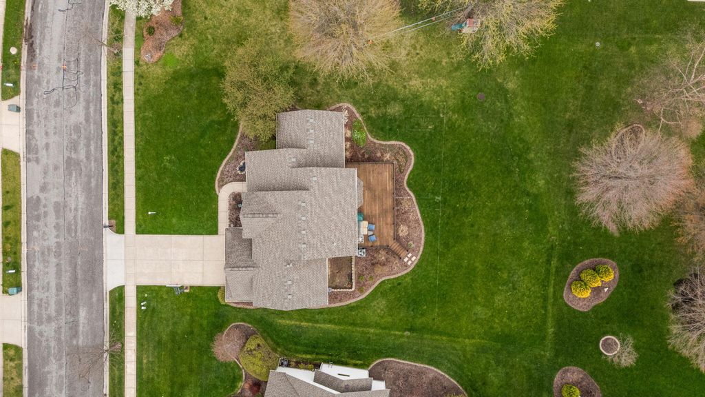 Photo of 3204 Clairborne Crossing, Valparaiso, IN 46385 (MLS # 836928)