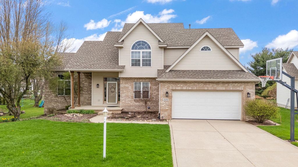 Photo of 3204 Clairborne Crossing, Valparaiso, IN 46385 (MLS # 836928)