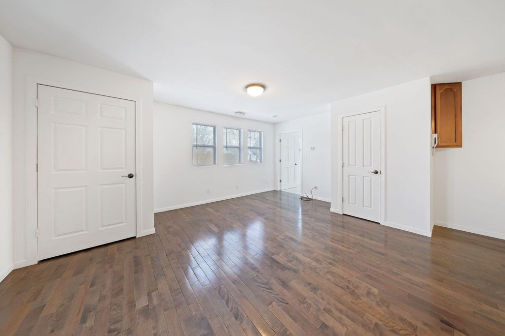 Photo of 357 S Greenwich Street #6, Valparaiso, IN 46383 (MLS # 833398)