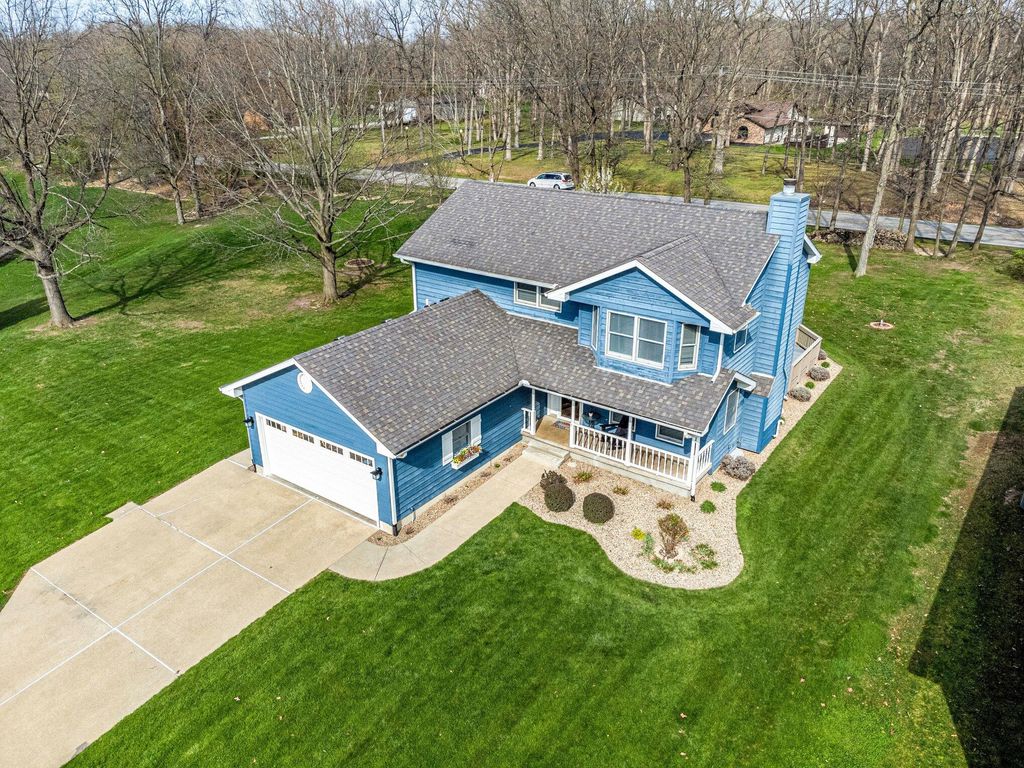 Photo of 2019 Lakewood Place, Crown Point, IN 46307 (MLS # 837155)
