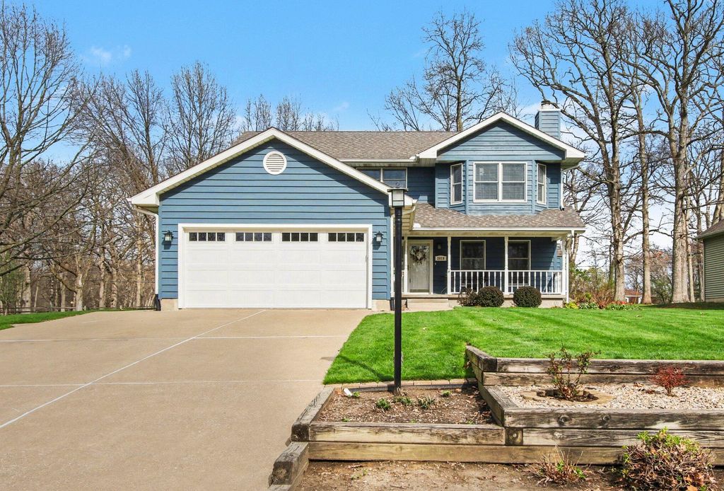 Photo of 2019 Lakewood Place, Crown Point, IN 46307 (MLS # 837155)