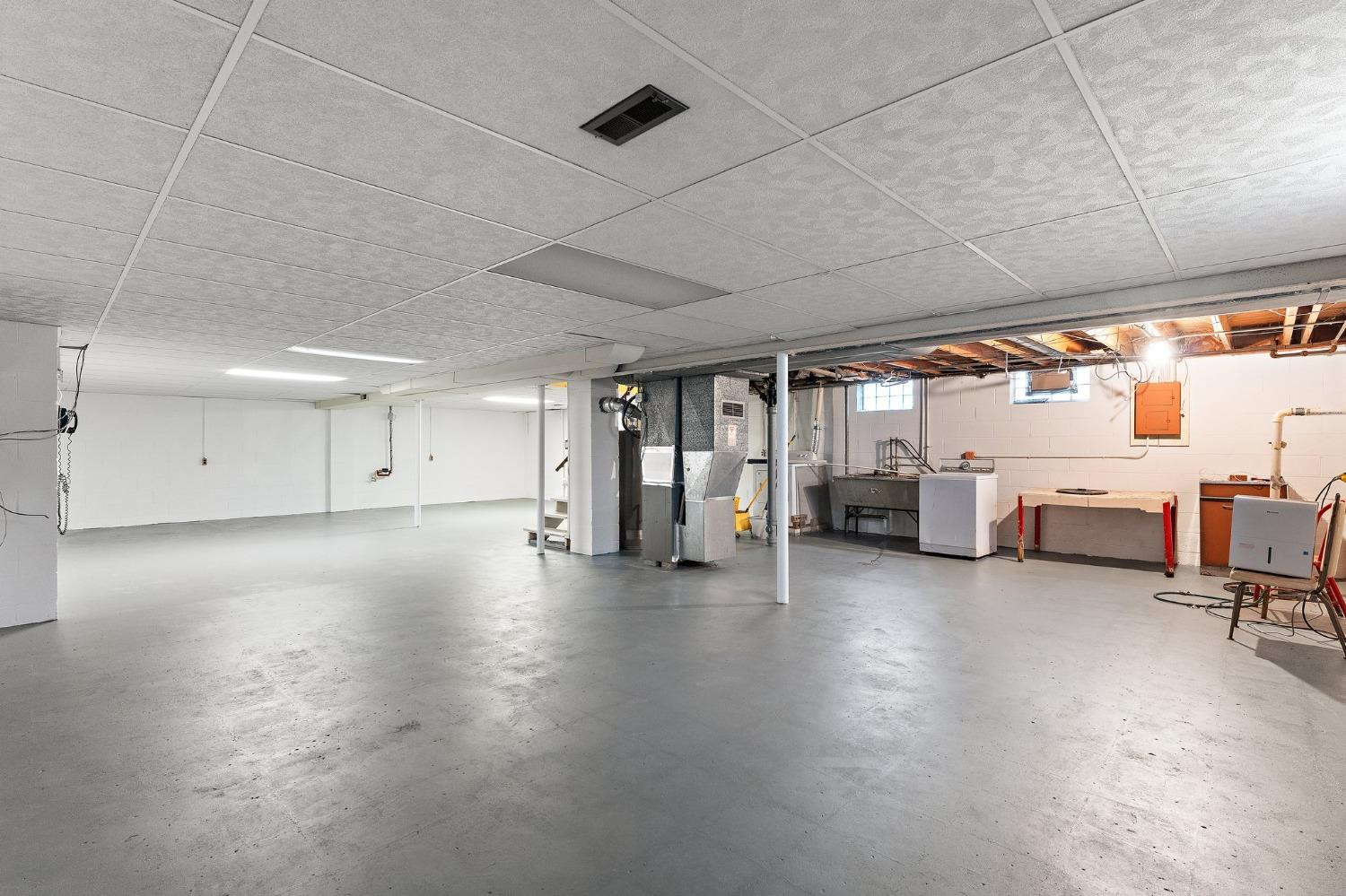 Merrillville, Indiana 46410, United States, 3 Bedrooms Bedrooms, ,2 BathroomsBathrooms,Residential,Active,159076