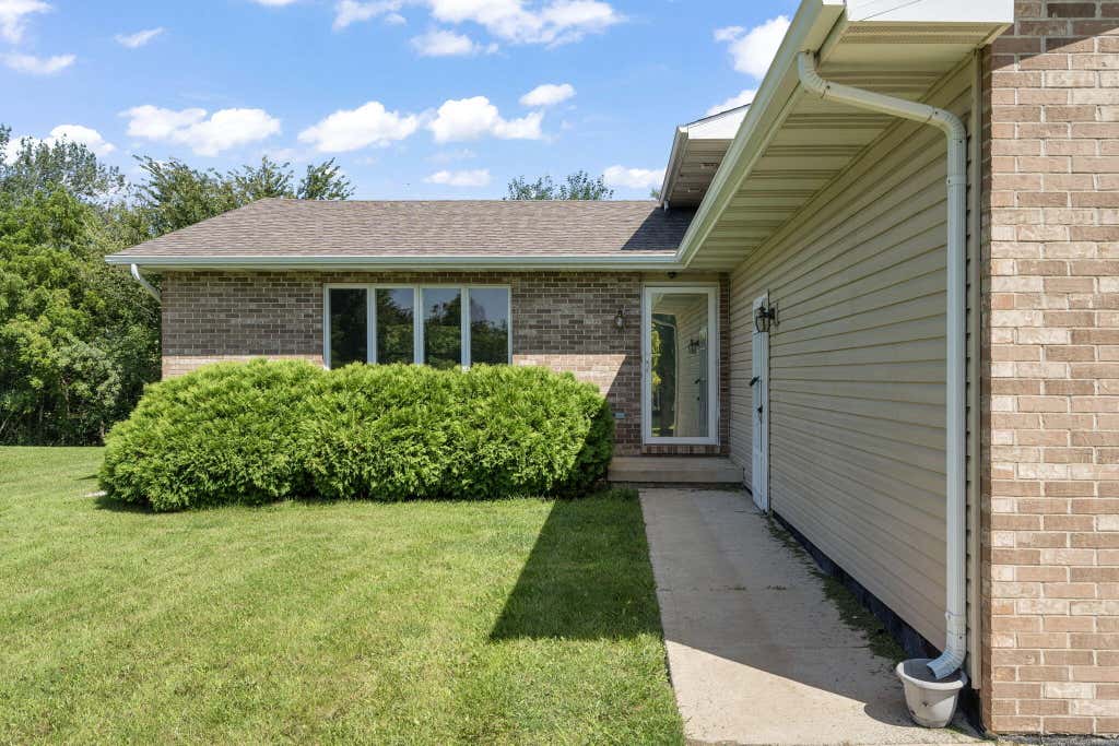 Photo of 1308 W 82nd Place, Merrillville, IN 46410 (MLS # 844192)
