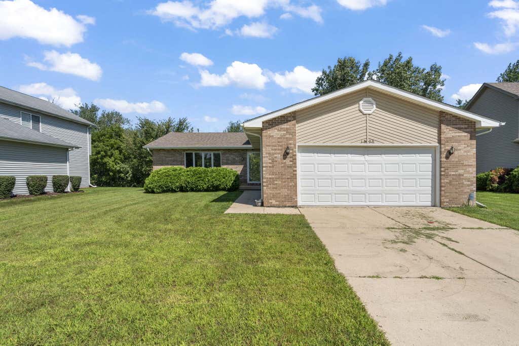 Photo of 1308 W 82nd Place, Merrillville, IN 46410 (MLS # 844192)