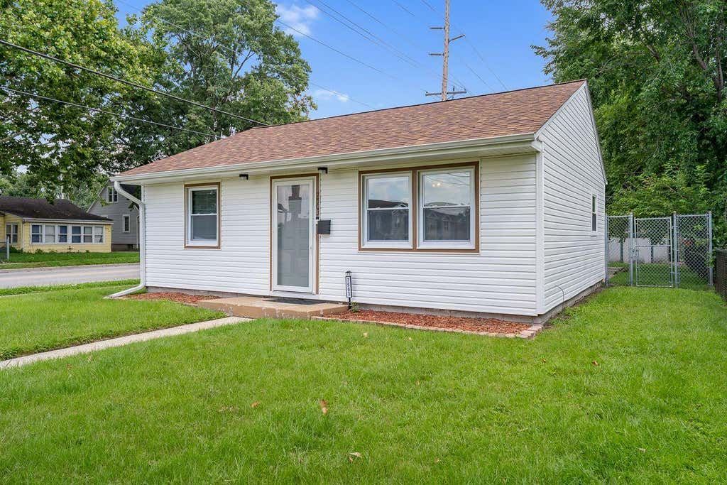 Photo of 7503 Chestnut Avenue, Hammond, IN 46324 (MLS # 843523)