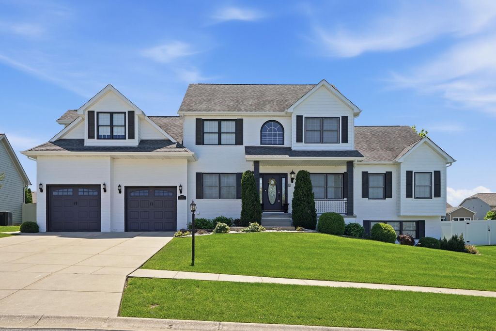 Photo of 2155 Walker Drive, Valparaiso, IN 46385 (MLS # 838985)