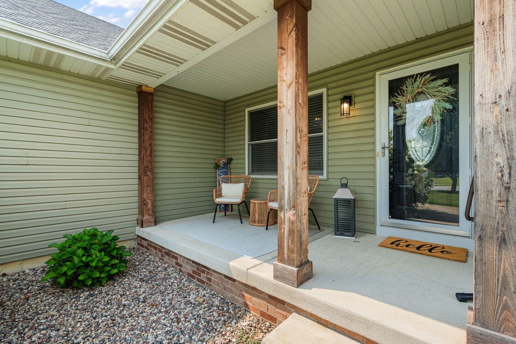 Photo of 360 E 123rd Place, Crown Point, IN 46307 (MLS # 843184)