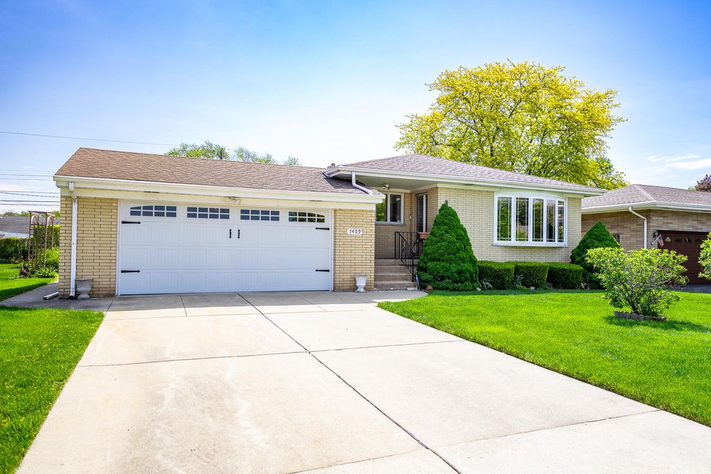 Photo of 7409 Arizona Avenue, Hammond, IN 46323 (MLS # 838944)