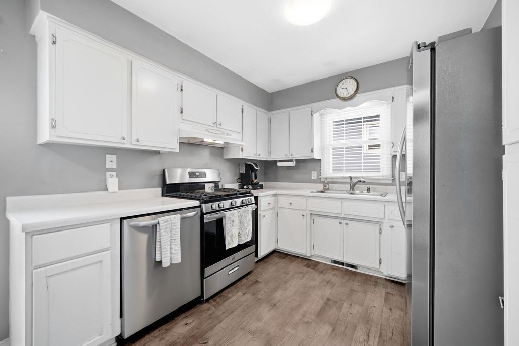 Photo of 520 211th Street, Dyer, IN 46311 (MLS # 834474)