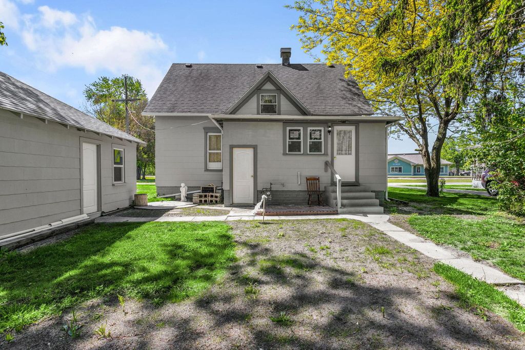 Photo of 307 E Oneida Street, La Crosse, IN 46348 (MLS # 838699)