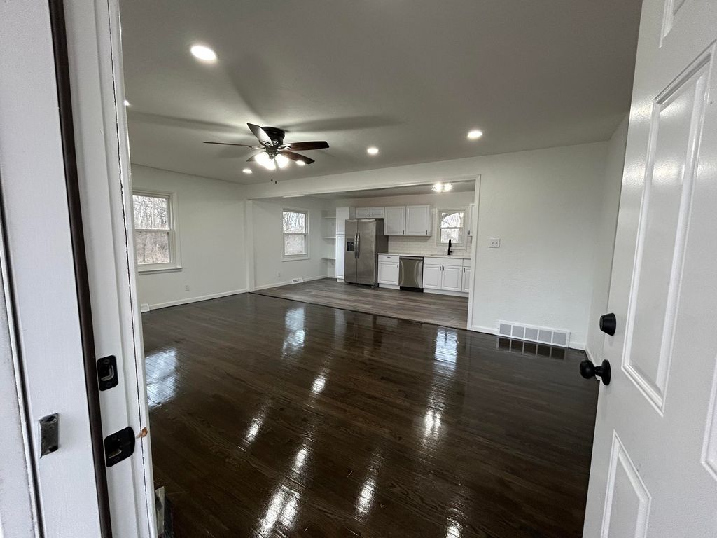 Photo of 6701 Madison Street, Merrillville, IN 46410 (MLS # 832571)