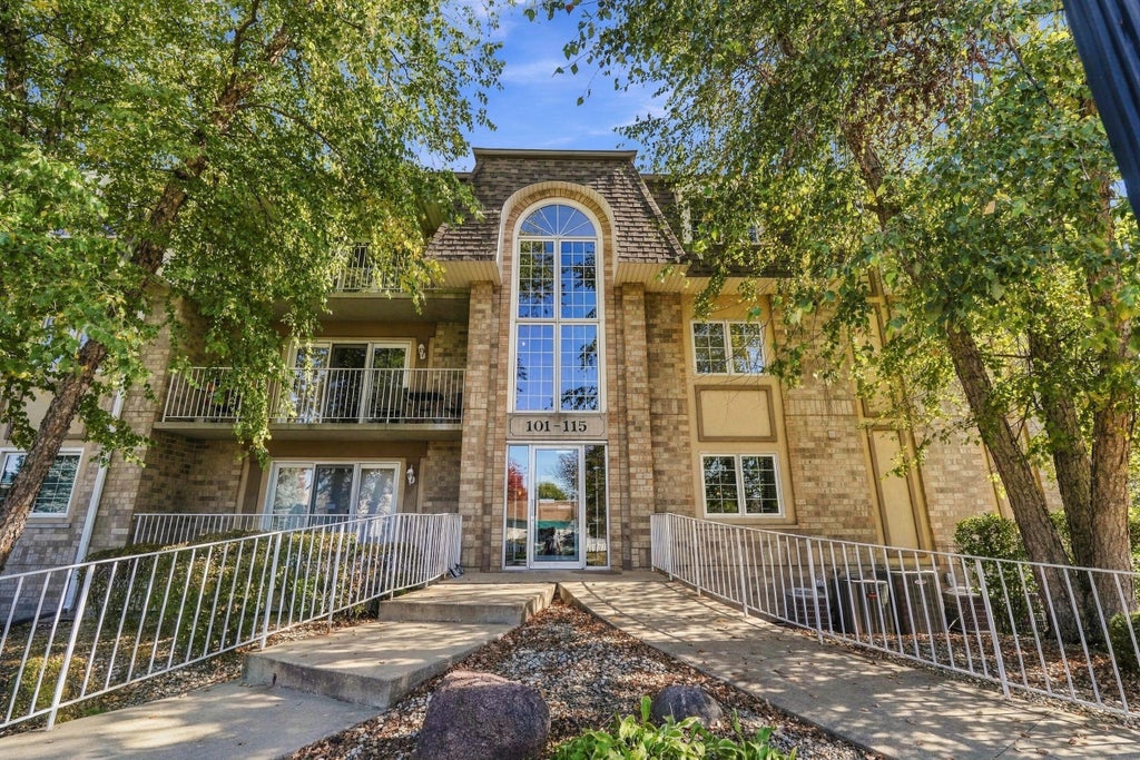 Photo of 115 Swan Drive #3b, Dyer, IN 46311 (MLS # 847429)