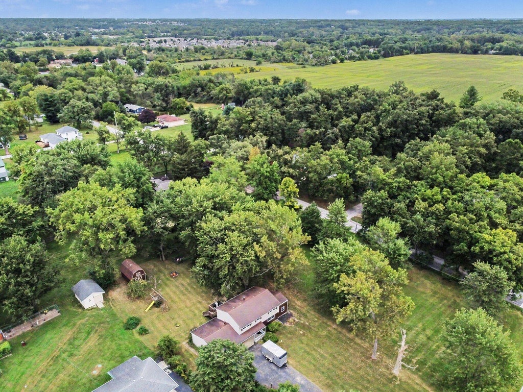 Photo of 103 W Division Road, Valparaiso, IN 46385 (MLS # 845226)
