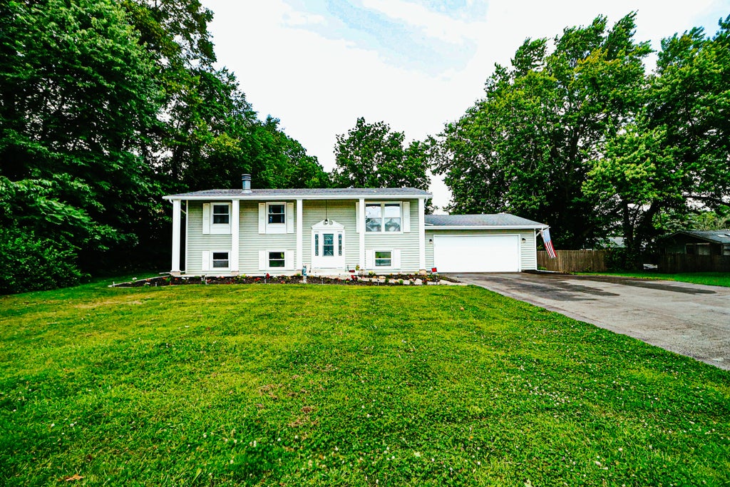 Photo of 750 N Meridian Road, Valparaiso, IN 46385 (MLS # 841584)