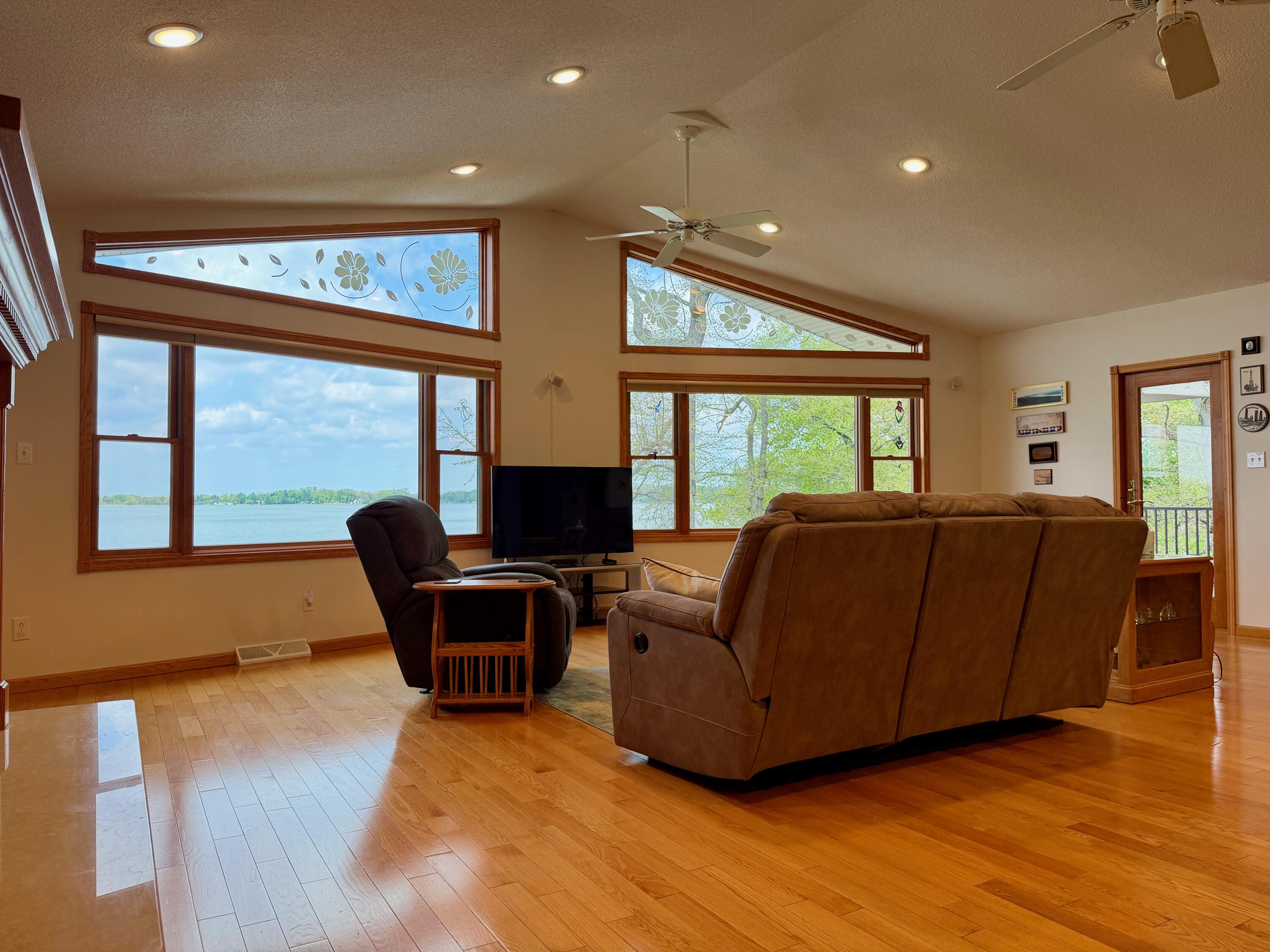6353 S State Road 10