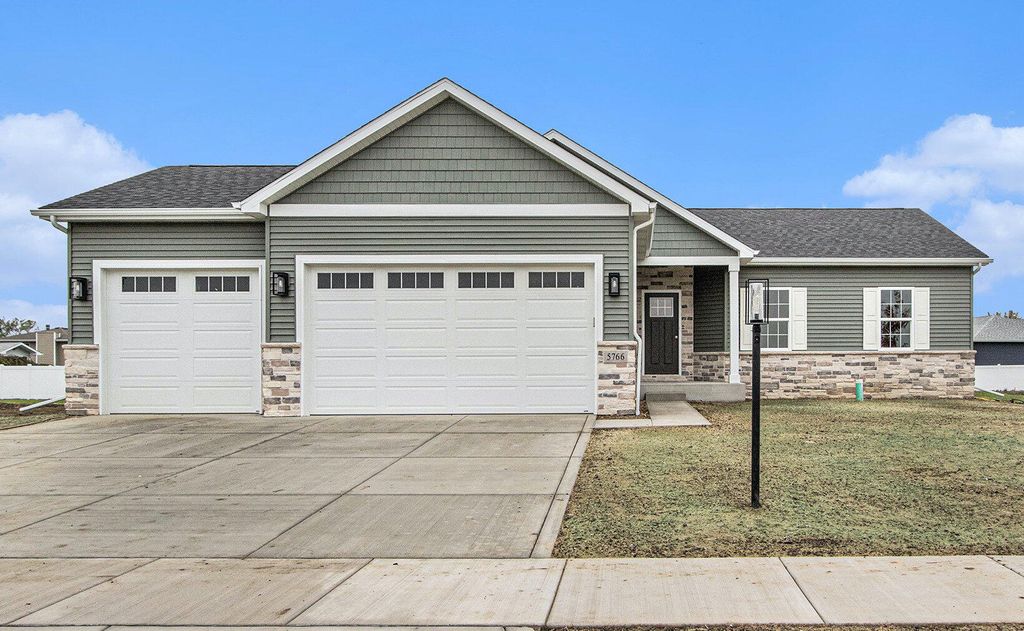 Photo of 5766 Brookview Avenue, Portage, IN 46368 (MLS # 829438)