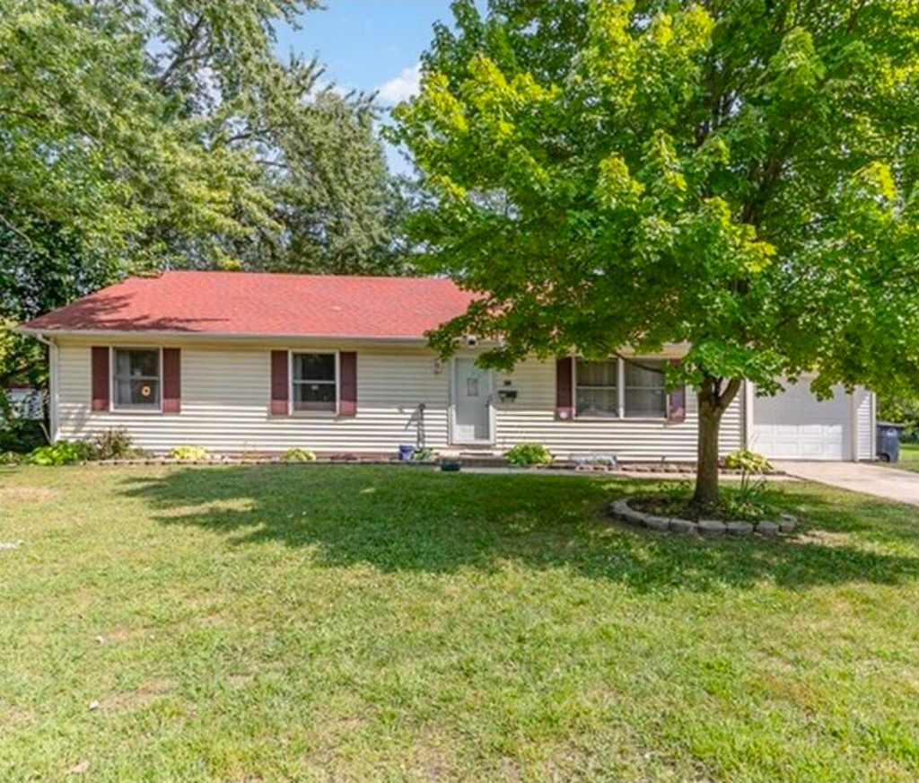 Photo of 313 Beverly Court, Michigan City, IN 46360 (MLS # 833414)