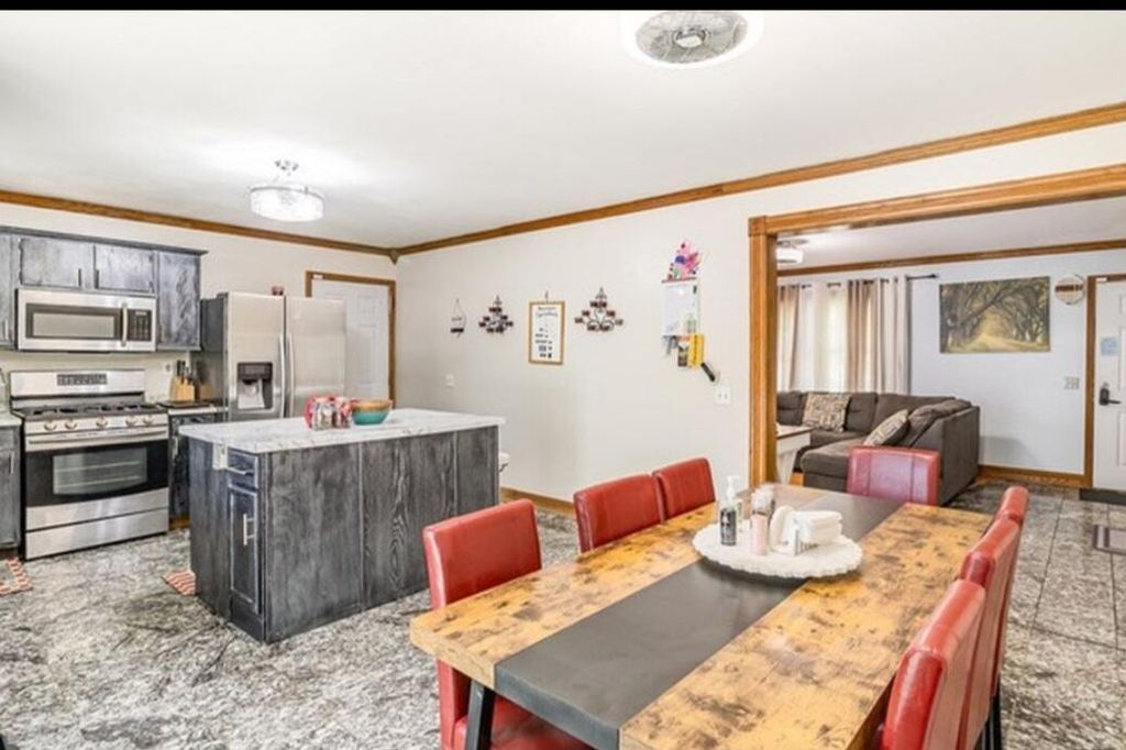 Photo of 313 Beverly Court, Michigan City, IN 46360 (MLS # 833414)