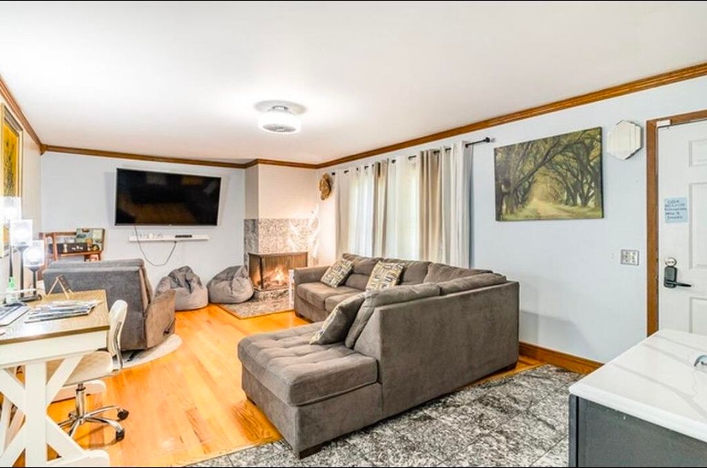 Photo of 313 Beverly Court, Michigan City, IN 46360 (MLS # 833414)