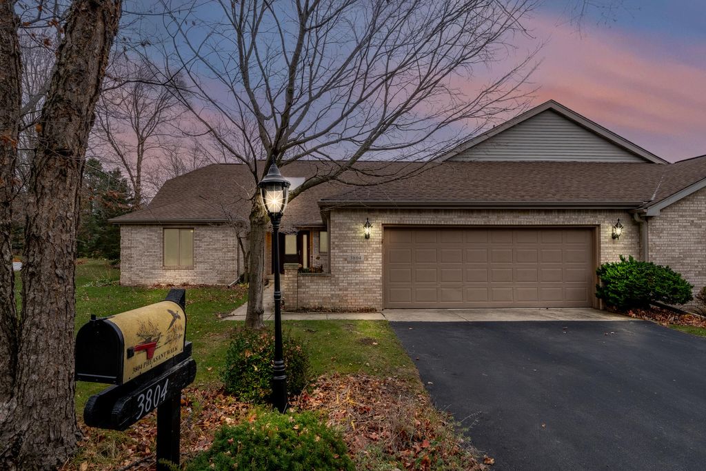 Photo of 3804 Pheasant Walk Drive, Valparaiso, IN 46383 (MLS # 831371)