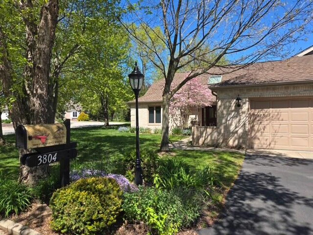 Photo of 3804 Pheasant Walk Drive, Valparaiso, IN 46383 (MLS # 831371)