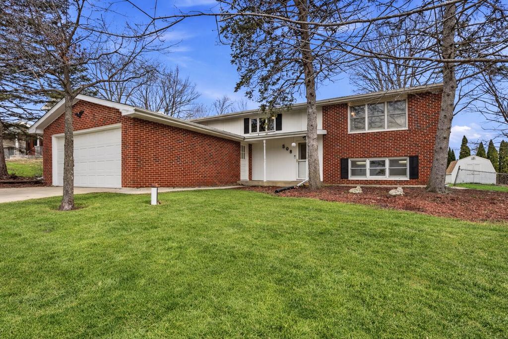 Photo of 508 W 117th Place, Crown Point, IN 46307 (MLS # 834643)