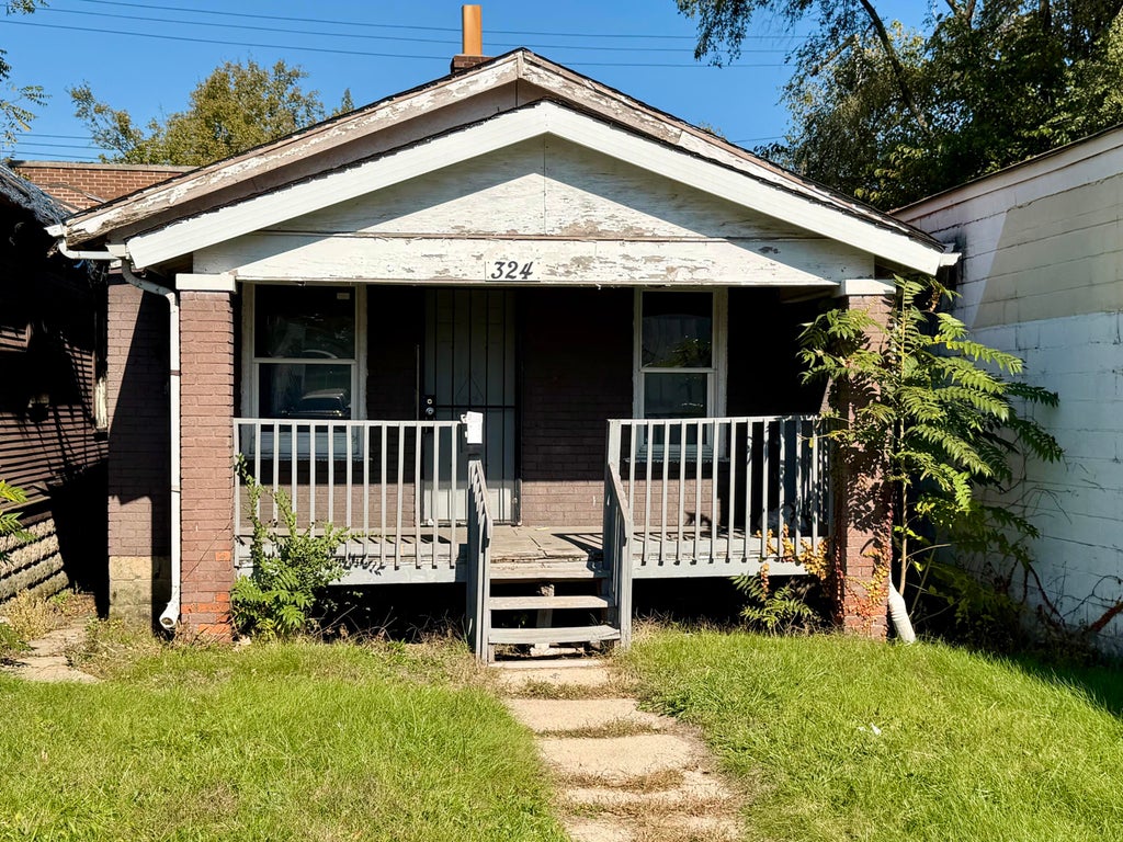 Photo of 324 W Ridge Road, Gary, IN 46408 (MLS # 847413)