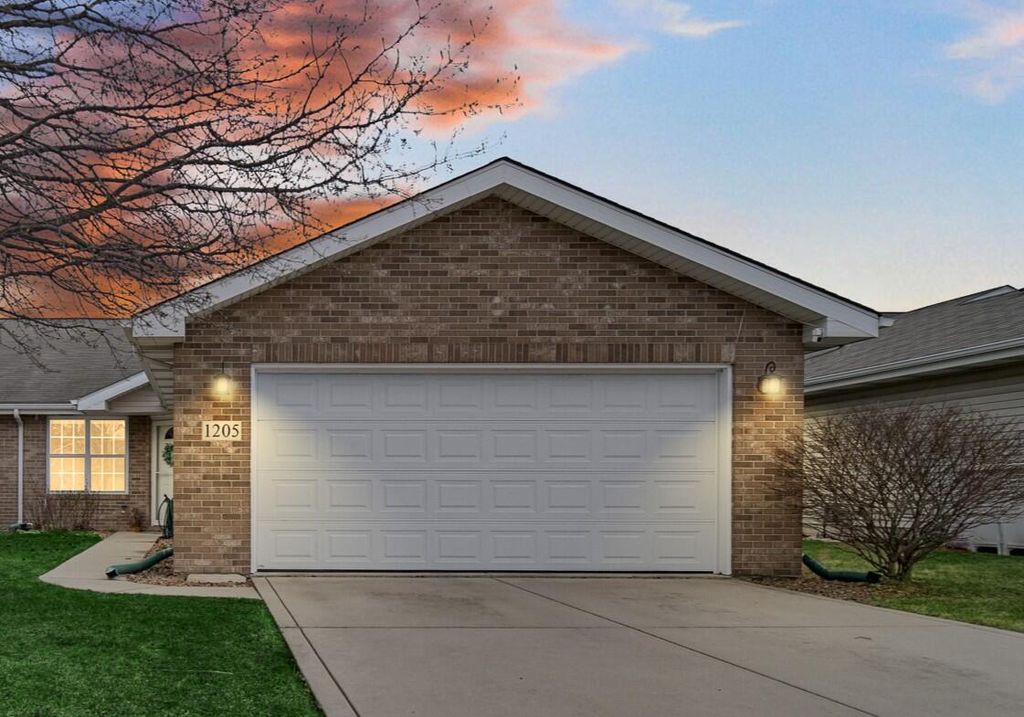 Photo of 1205 W 84th Lane, Merrillville, IN 46410 (MLS # 835928)