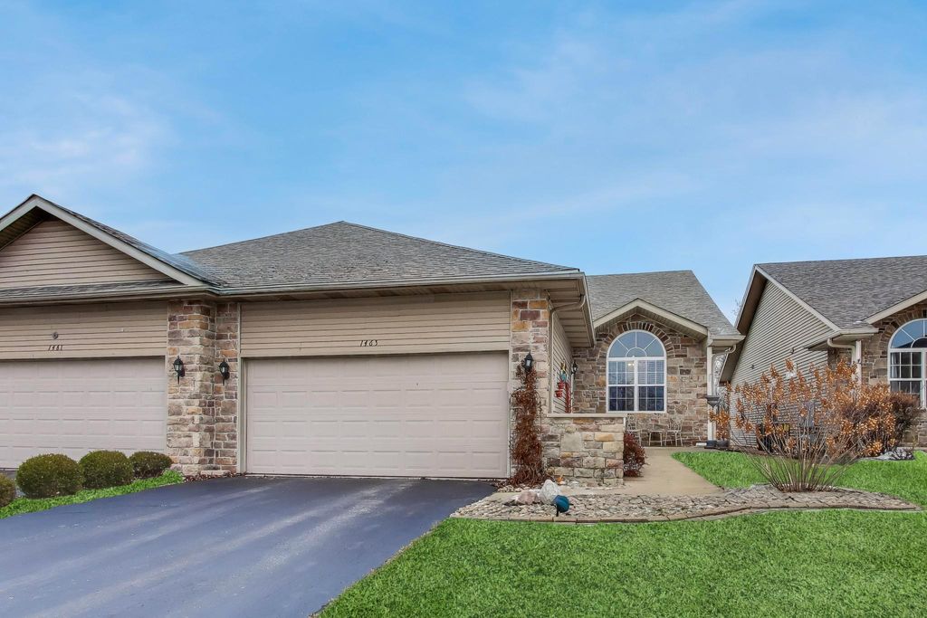 Photo of 1465 Mybeck Place, Crown Point, IN 46307 (MLS # 831930)
