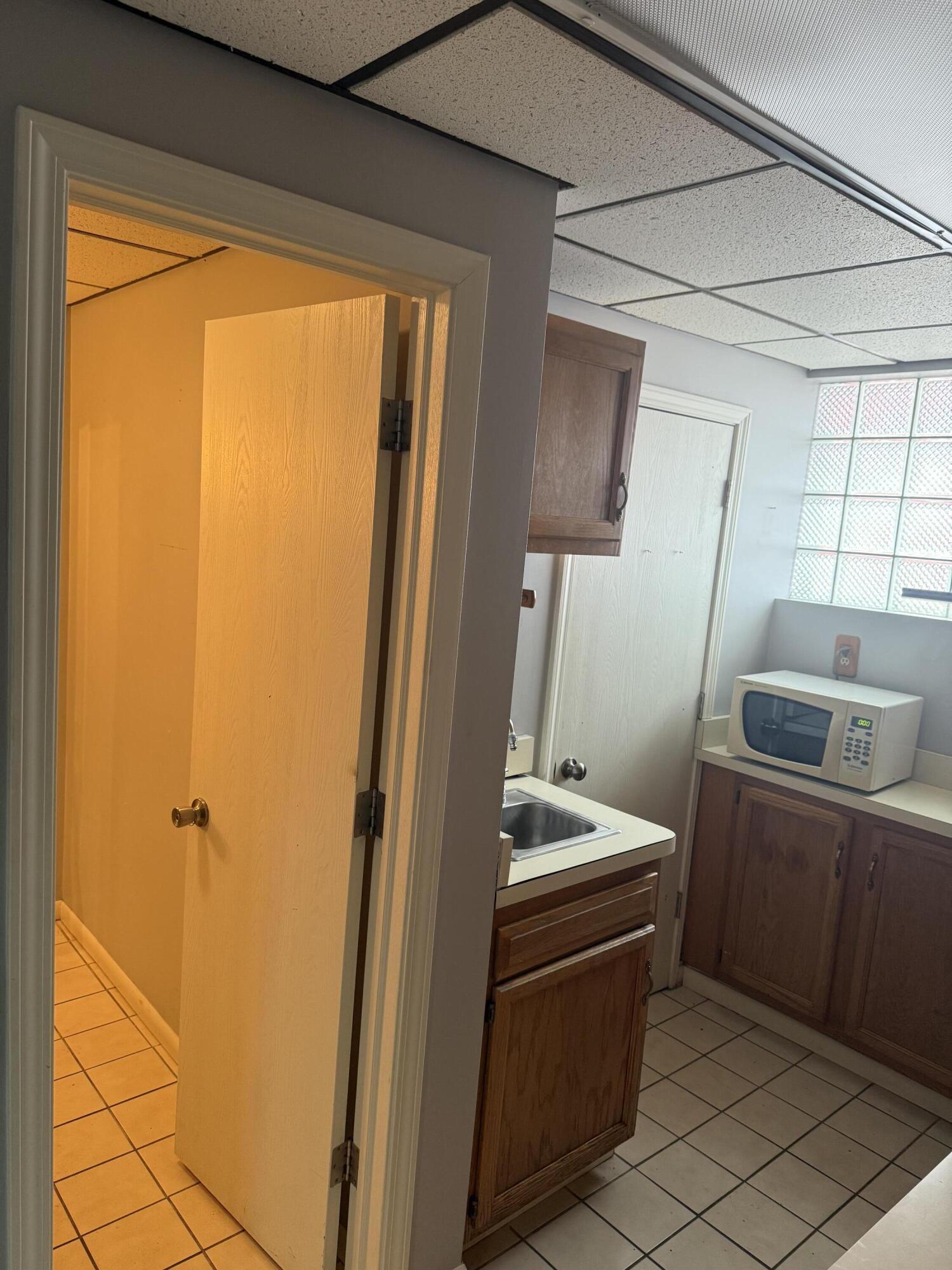 Griffith, Indiana 46319, United States, ,Residential,Active,104563