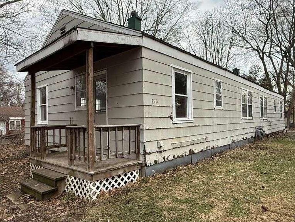 Photo of 620 Kingsporte Lane, La Porte, IN 46350 (MLS # 835574)