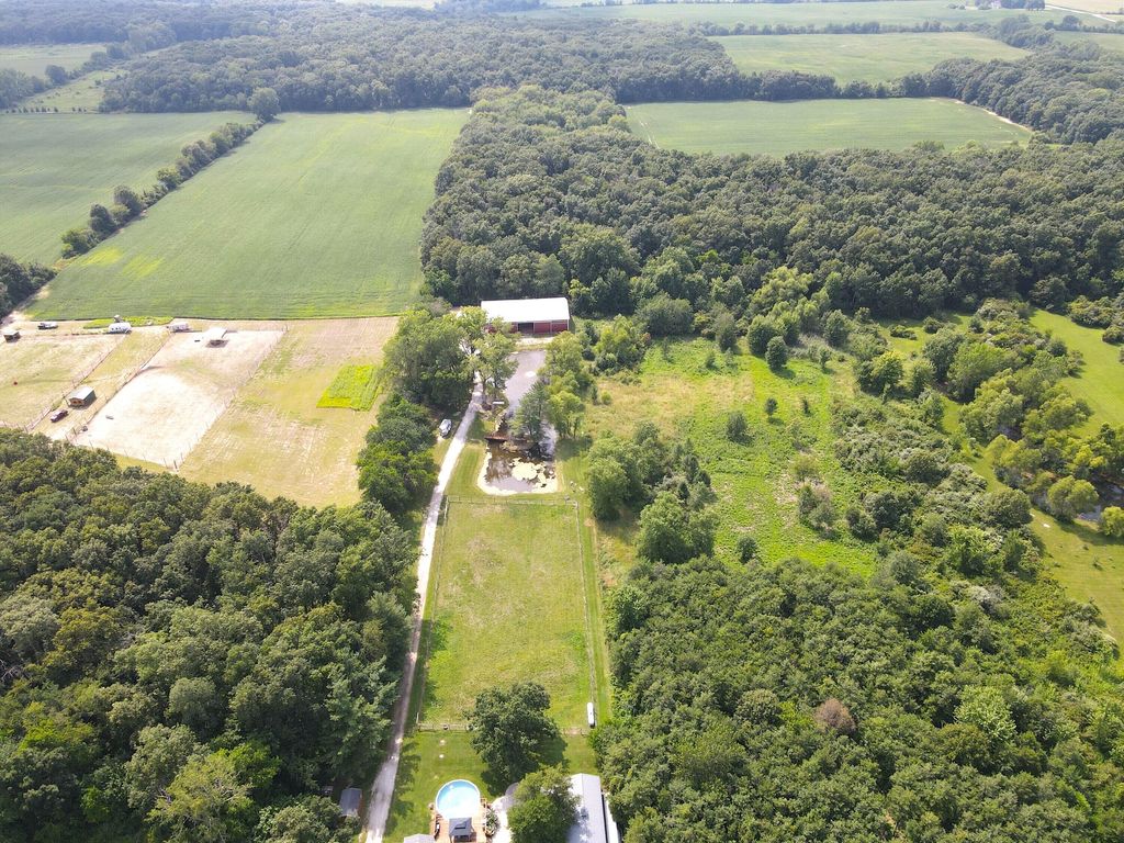 Photo of 13226 S County Line Road, Crown Point, IN 46307 (MLS # 836901)