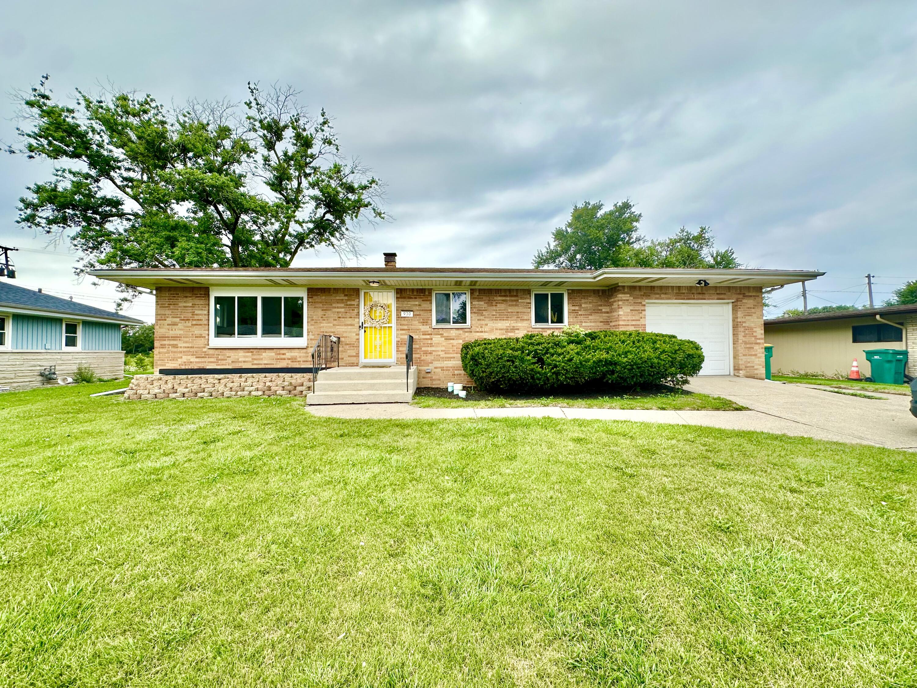 View Merrillville, IN 46410 house