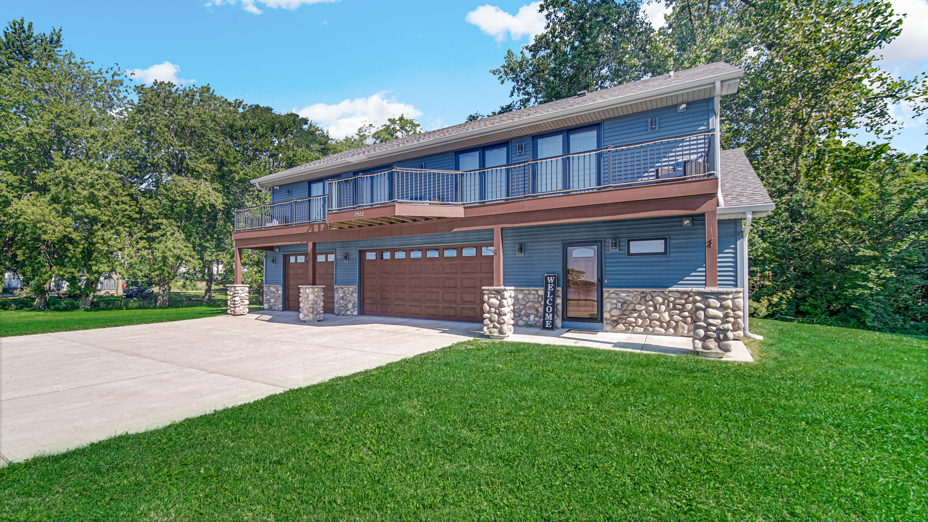 7912 Lake Shore Drive