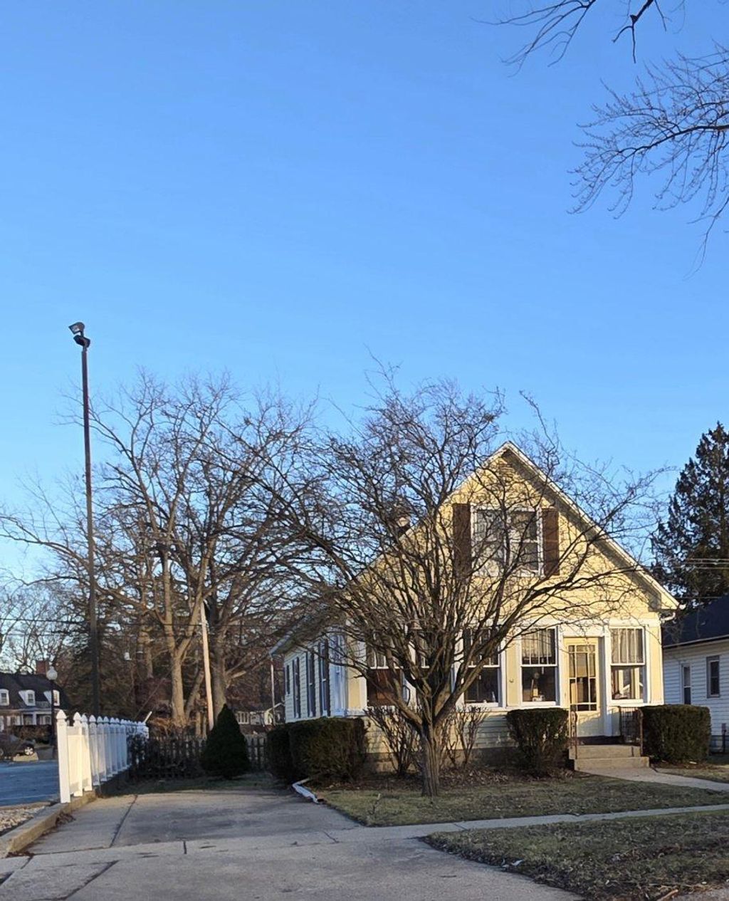 Photo of 723 Lincoln Street, Hobart, IN 46342 (MLS # 833070)