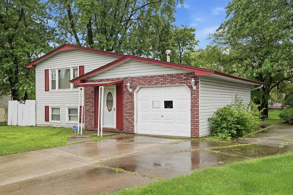 Photo of 7055 Van Buren Street, Merrillville, IN 46410 (MLS # 839362)