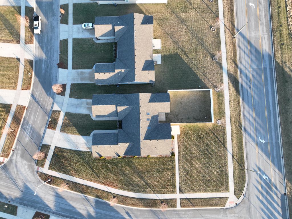 Photo of 595 W 85th Drive, Merrillville, IN 46410 (MLS # 832730)