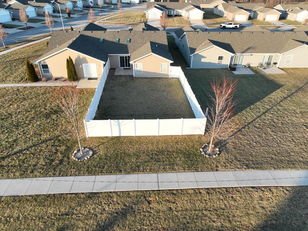 Photo of 595 W 85th Drive, Merrillville, IN 46410 (MLS # 832730)