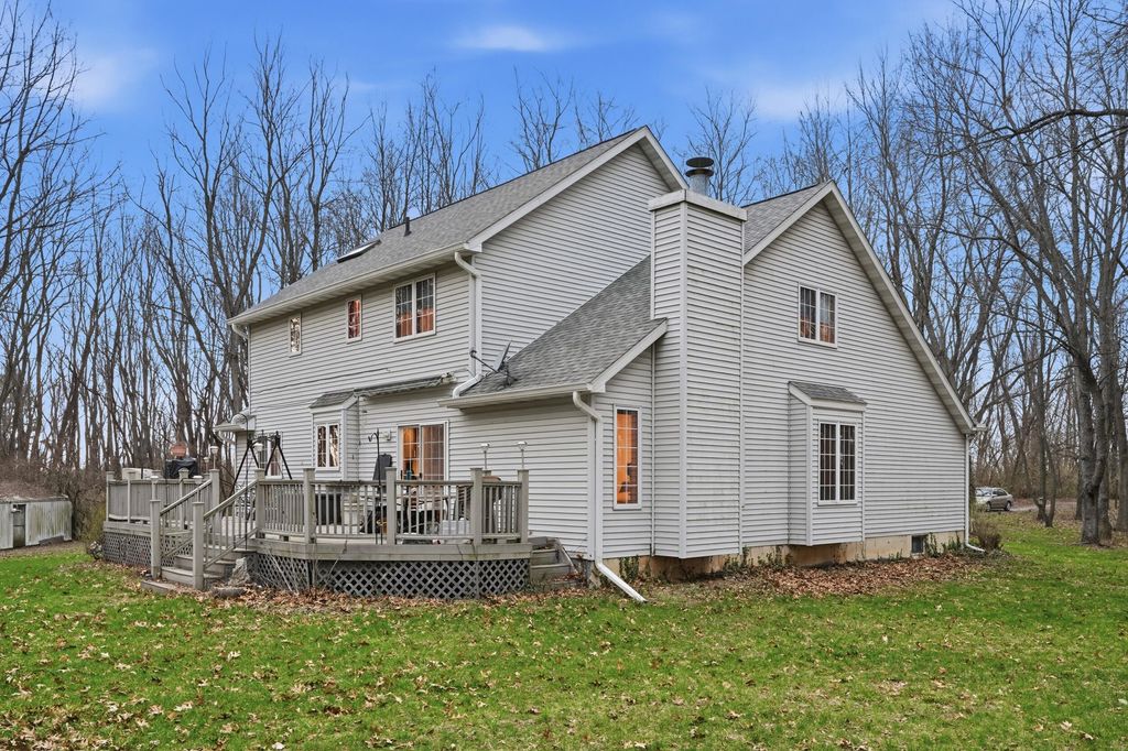 Photo of 704 W Us Hwy 30, Valparaiso, IN 46385 (MLS # 836508)