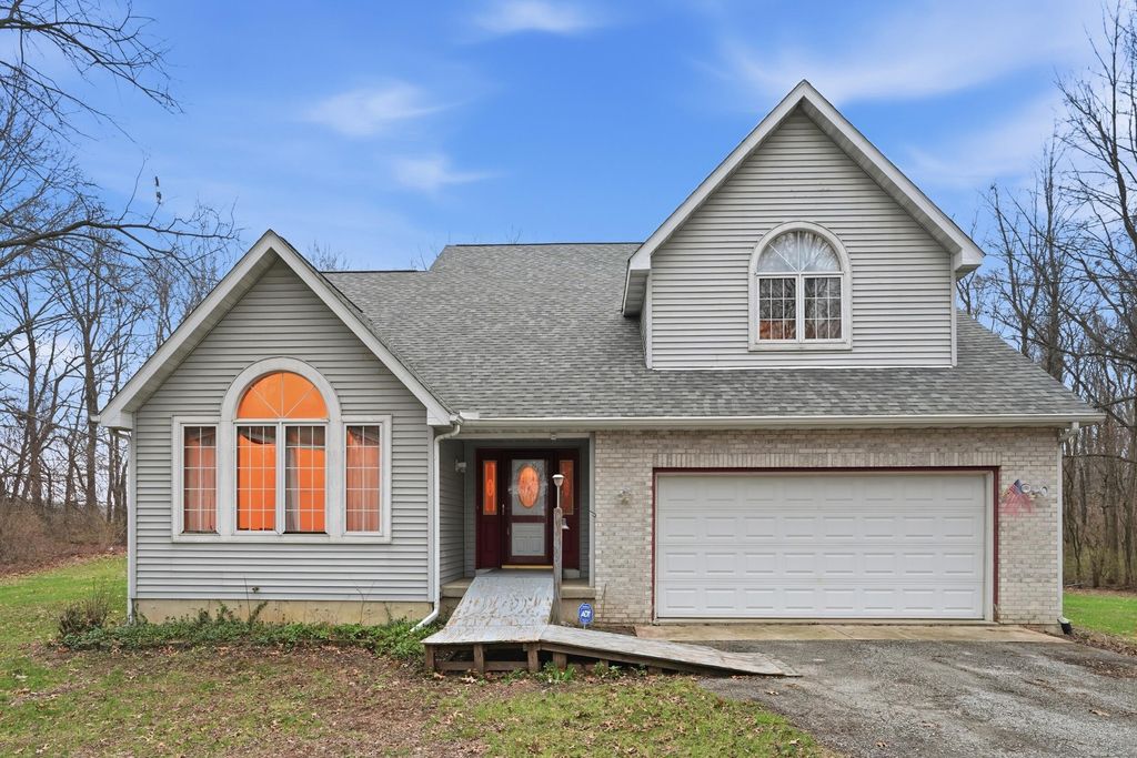 Photo of 704 W Us Hwy 30, Valparaiso, IN 46385 (MLS # 836508)