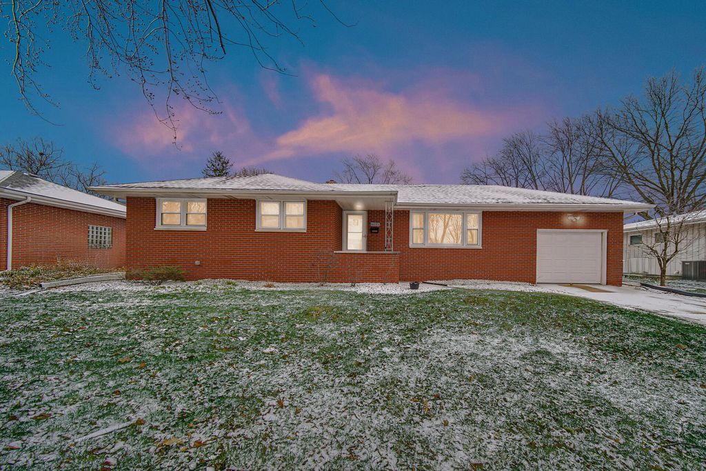 Photo of 8639 Linden Avenue, Munster, IN 46321 (MLS # 835730)