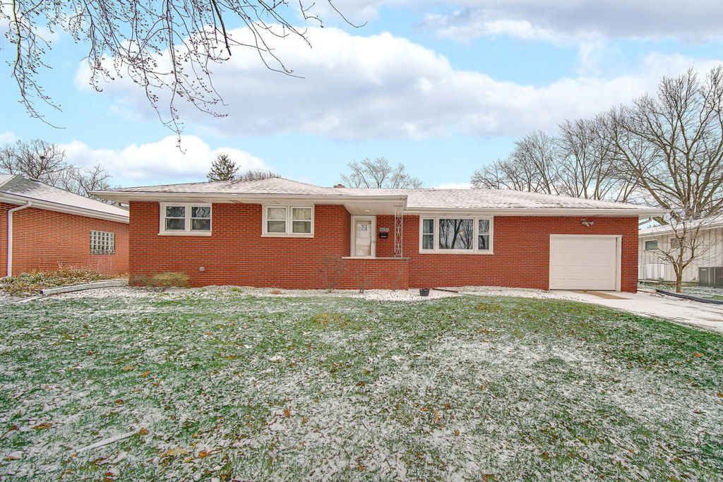 Photo of 8639 Linden Avenue, Munster, IN 46321 (MLS # 835730)