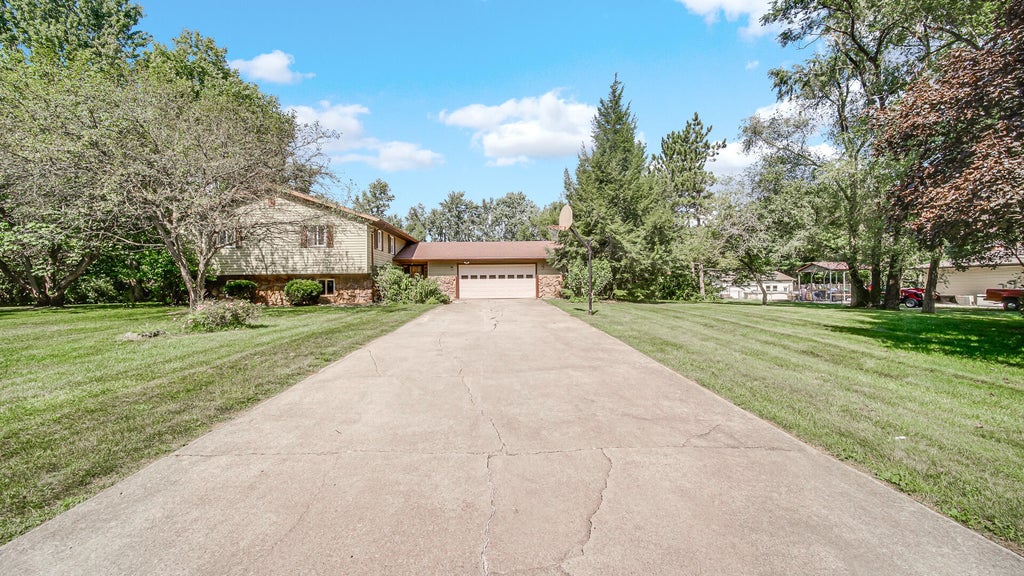 Photo of 488 E 830 N, Valparaiso, IN 46383 (MLS # 844782)