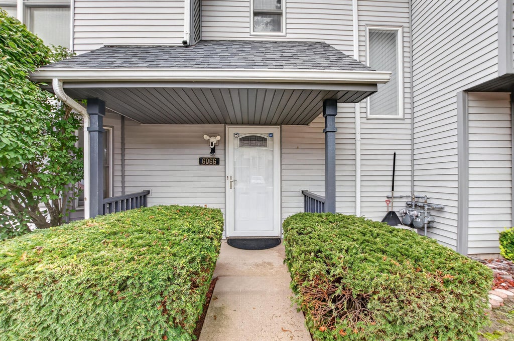 Photo of 6066 Virginia Street, Merrillville, IN 46410 (MLS # 845668)