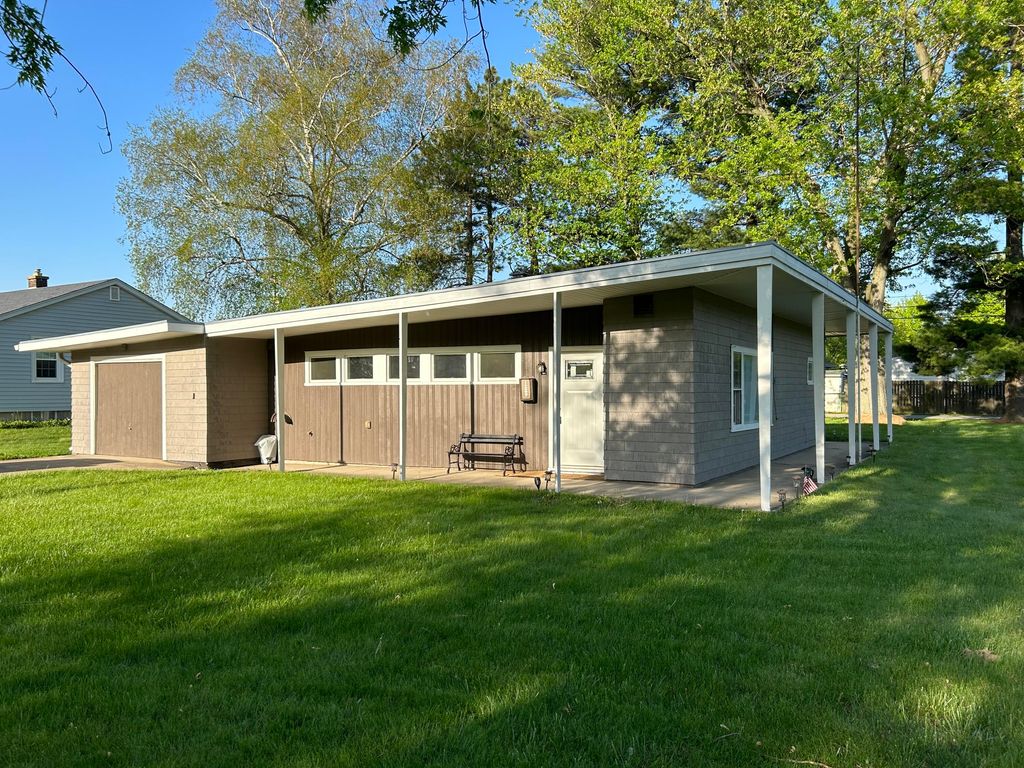 Photo of 1229 State Street, Hobart, IN 46342 (MLS # 833949)