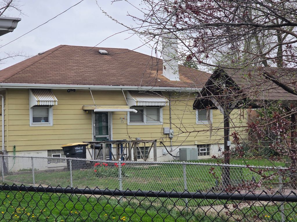 Photo of 18449 Ridgewood Avenue, Lansing, IL 60438 (MLS # 837322)